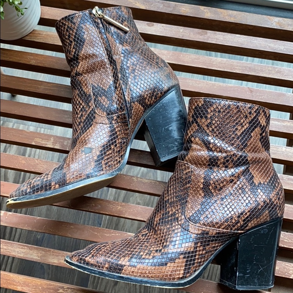 Zara snake skin boots size 39 black and brown